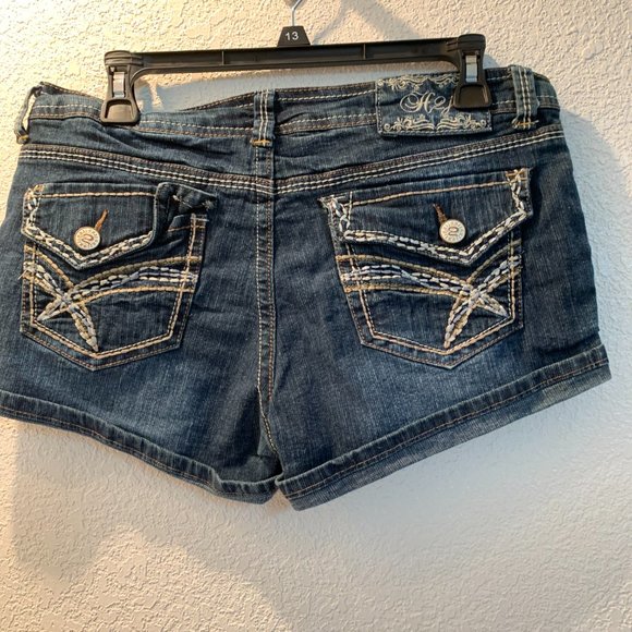 2 pairs of short shorts size 11 by Dollhouse and H2J good condition pre owned - Picture 11 of 15